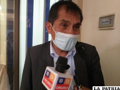 El director Distrital de Educación de Oruro, Epifanio Suarez /LA PATRIA