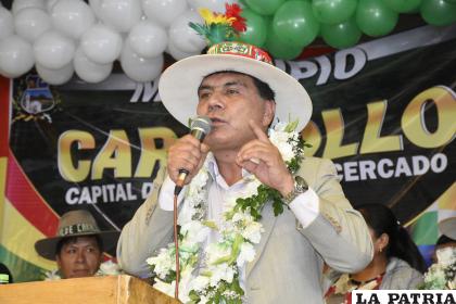 Gobernador Vedia impulsa la gestión de varios proyectos en salud /GADOR
