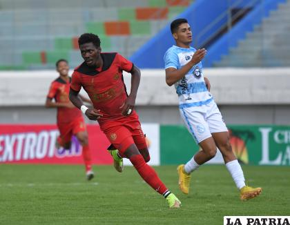 Roy Ndoutoumou marcó los dos goles para FC Universitario /APG
