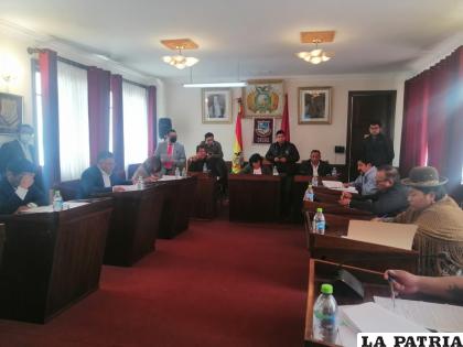 Concejo sanciona Ley Municipal de Catastro Urbano del Municipio de Oruro /LA PATRIA