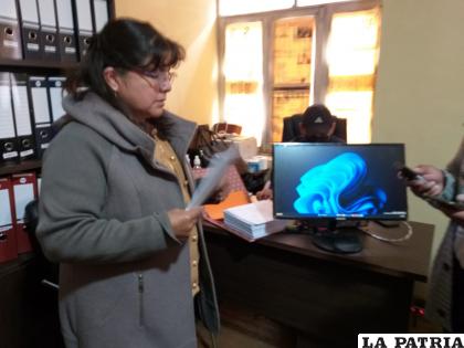 La asambleísta Lino denunció irregularidades del viaje del gobernador; él las niega / LA PATRIA