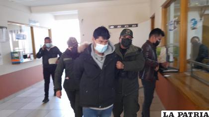 Jacinto Q.Q. saliendo de una audiencia cautelar /Archivo LA PATRIA
