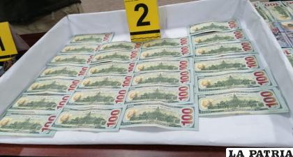  El dinero falso que le fue cambiado a la víctima /Erbol
