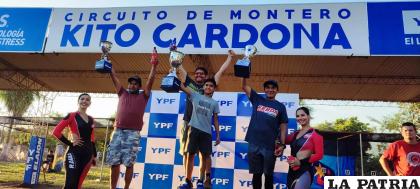 El piloto orureño Rino Ríos (izq) subió al podio en la categoría Máster Enduro ??B? /LA PATRIA
