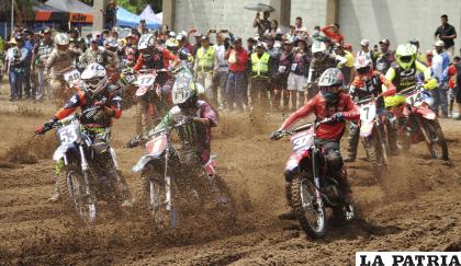 Mucha adrenalina en la primera fecha del nacional de motociclismo /APG

