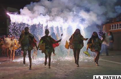 Danza y juegos artificiales tomaron el protagonismo /LA PATRIA