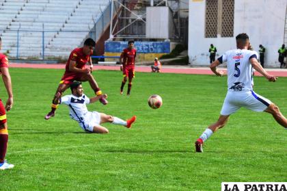 CDT Real Oruro además de perder el partido, bajó al tercer puesto /LA PATRIA