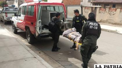 Trasladan el cadáver a la morgue del cementerio /LA PATRIA 