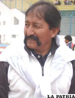Prof. Sergio Apaza, entrenador de Oruro Royal 