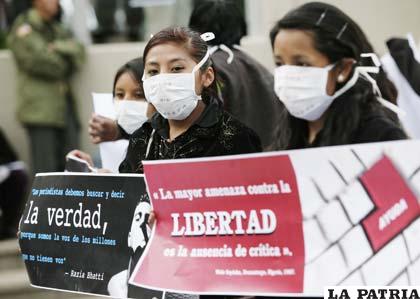 Una encuesta califica como regular la libertad de expresión en Bolivia