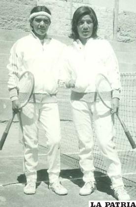 Dupla ganadora del San José Tenis Club, Margarita Franco y Nelly Franic.