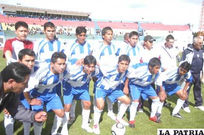 Representación principal del club Deportivo Escara 2011 