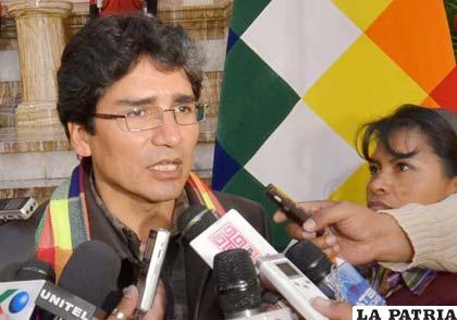 Gobernador de Potosí Félix Gonzales informo que se harán estudios para desviar las aguas del Silala.