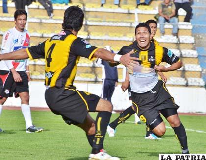 Cristian Ruiz, sobre los 72 minutos anotó el único gol del partido para The Strongest.