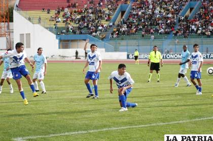 Botero, ya envió el balón al arco de Dulsich que se quedó parado y se concretó en el único gol del partido a favor de San José