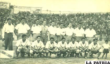 Este fue el plantel de San José, en las gestiones 1955 y 1956, fotografía que corresponde al archivo personal de Armando Escóbar