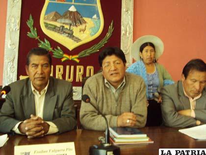 Autoridad de Sabaya denuncia remoción de hitos por chilenos