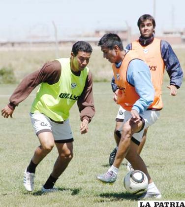Paz, Ribera y Vieira en el entrenamiento del equipo “santo”