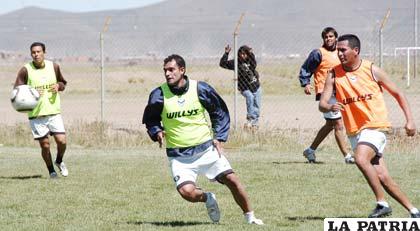 Paz, Juárez, Vieira y Pizarro, jugadores de San José