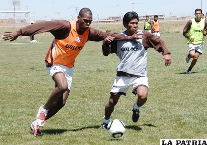 Los santos ayer entrenaron en su cancha, pensando en Universitario