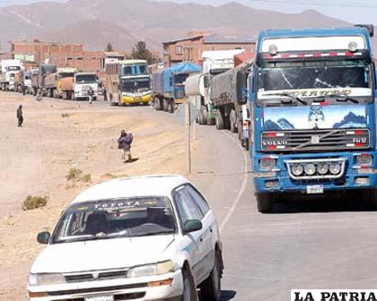 Chile inició un riguroso control a los camiones bolivianos y la carga que se traslada