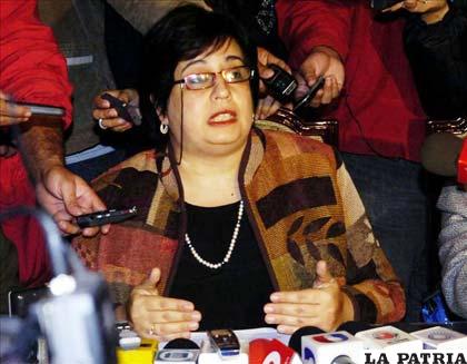 Ministra de Salud, Esperanza Martínez