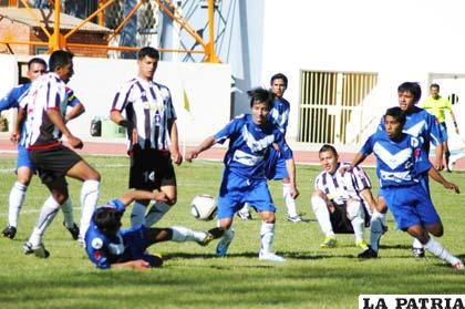 Partido que disputaron Oruro Royal y San José con resultado de 6-2 para los decanos