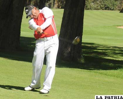 Antonio Beltrán, tuvo importante labor en el torneo boliviano de golf.