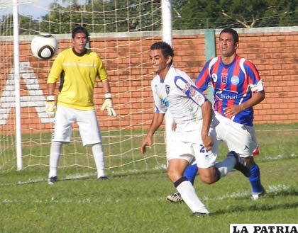 Juan Maraude, a los 97 minutos del partido anota el tercer gol de Real Mamoré ante La Paz FC.
