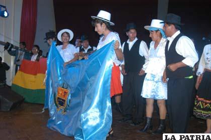Una de las delegaciones que más reclama los premios es la de Cochabamba