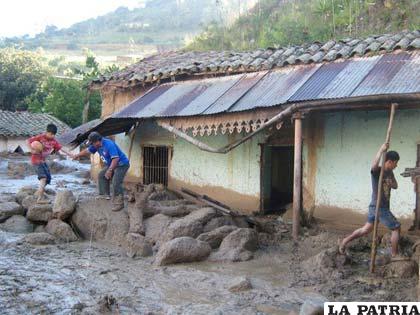 Avalanchas y aludes afectan a colombianos