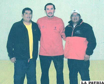 Luis Copa, Ricardo Monroy y Pedro Valda directivos del raquetbol orureño.