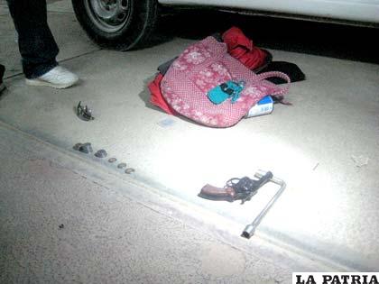 Se encontró un revólver calibre 22 durante la pesquisa