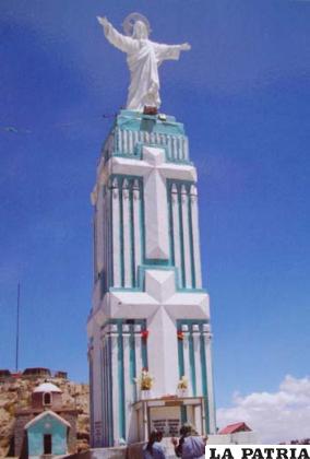 Imagen del monumento al Corazón de Jesús al que visitan muchas personas en Semana Santa