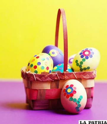 La costumbre de antaño era regalar huevos coloridos y decorados artesanalmente