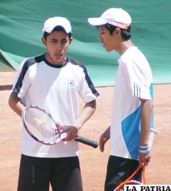 Rodrigo Flores y Leonardo Urquieta, tenistas orureños 