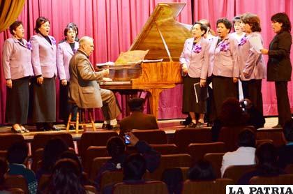 Artistas de Cochabamba ofrecieron concierto de música de Mozart
