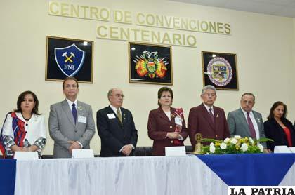 Rotarios se reúnen en Oruro en conferencia distrital