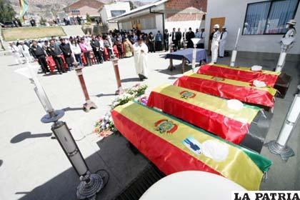 Los cuerpos de los cuatro conscriptos de la Naval fueron velados y enterrados en el Cementerio General de La Paz