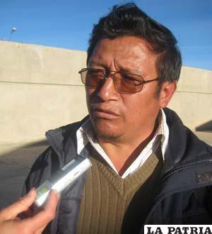 El secretario general reelecto de los gremiales, Marcelino Arancibia