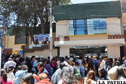 Nueva infraestructura de la Unidad Educativa Víctor Zaconeta es parte de los proyectos “Bolivia Cambia, Evo Cumple”