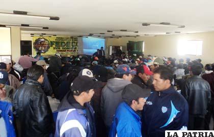 Participantes del XIX congreso de los cooperativistas mineros