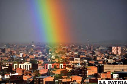 El manto de colores cubrió algunos sectores de la ciudad