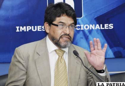 El presidente de Impuestos Nacionales (IN) Roberto Ugarte, informa que las transacciones tributarias podrán realizarse vía internet