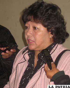 La presidenta del Comité Cívico de Oruro, Sonia Saavedra, respaldó la movilización del sector salud