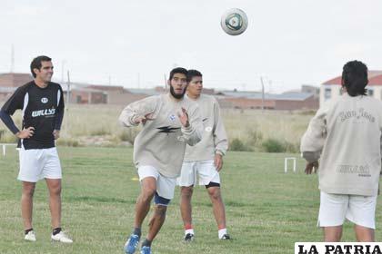 Vieira, Albarracín, Saucedo y Palacios jugadores del plantel de San José