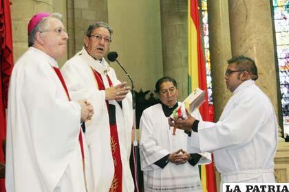 El arzobispo de La Paz, monseñor Edmundo Abastoflor, pidió reavivar la fe en la Semana Santa