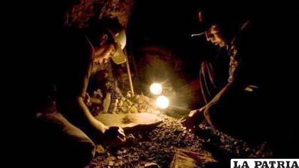 Mineros atrapados en una mina de Ica, Perú