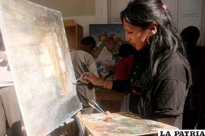 Jóvenes bolivianos y orureños que transforman sus sueños en pinturas que deleitan el espíritu