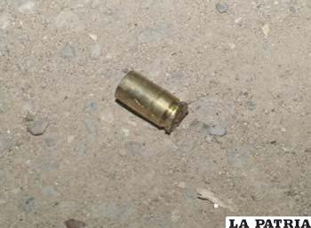 Casquillo de una de las balas que fueron disparadas
